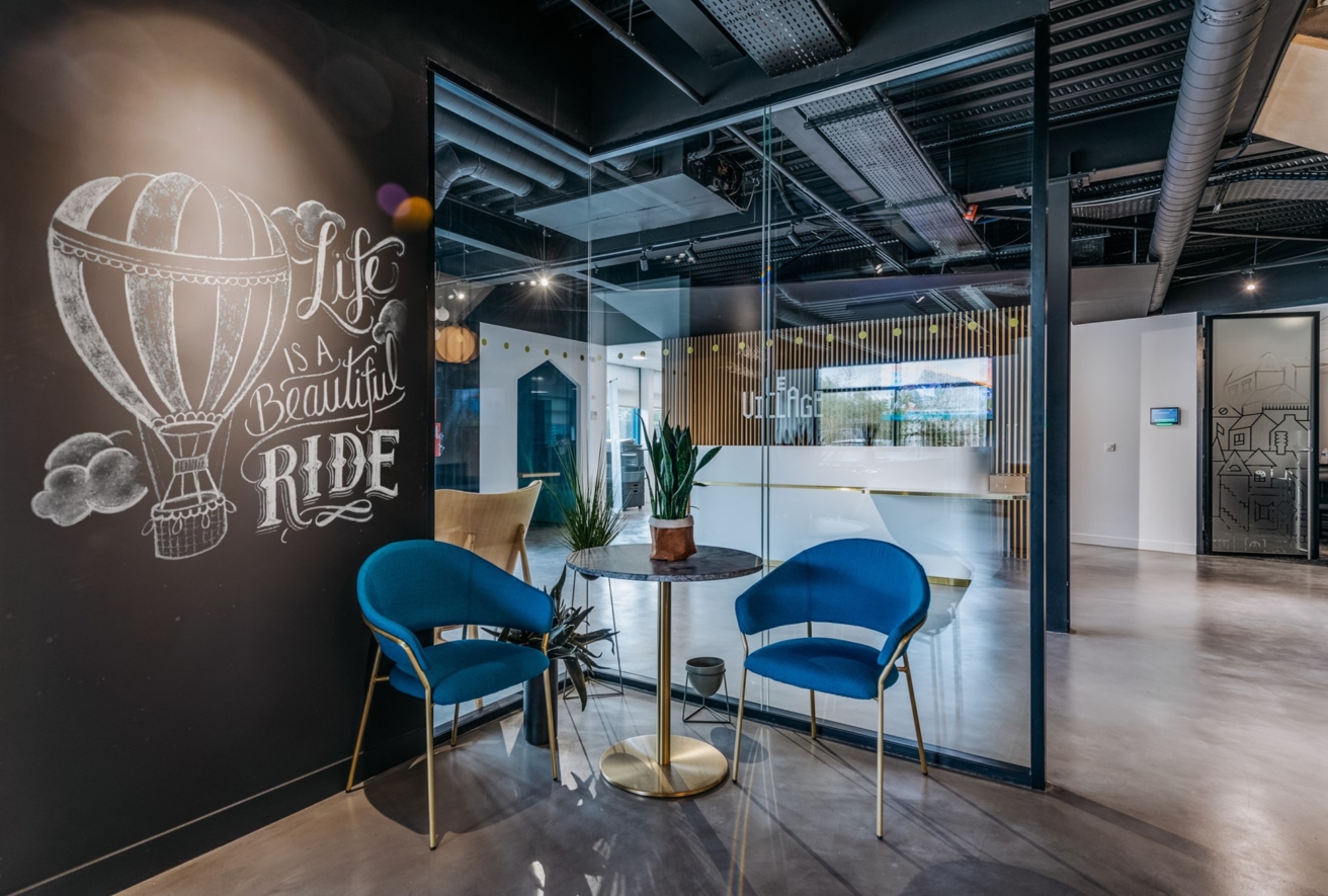 Le Village by Arch Design : Showroom design, bureaux aménagés, mobilier ...
