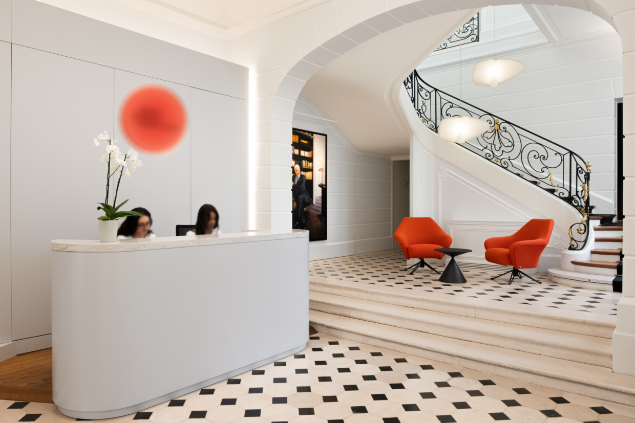 Accueil d'un cabinets d'avocats international à Paris, aménagé par ARCH.DESIGN.